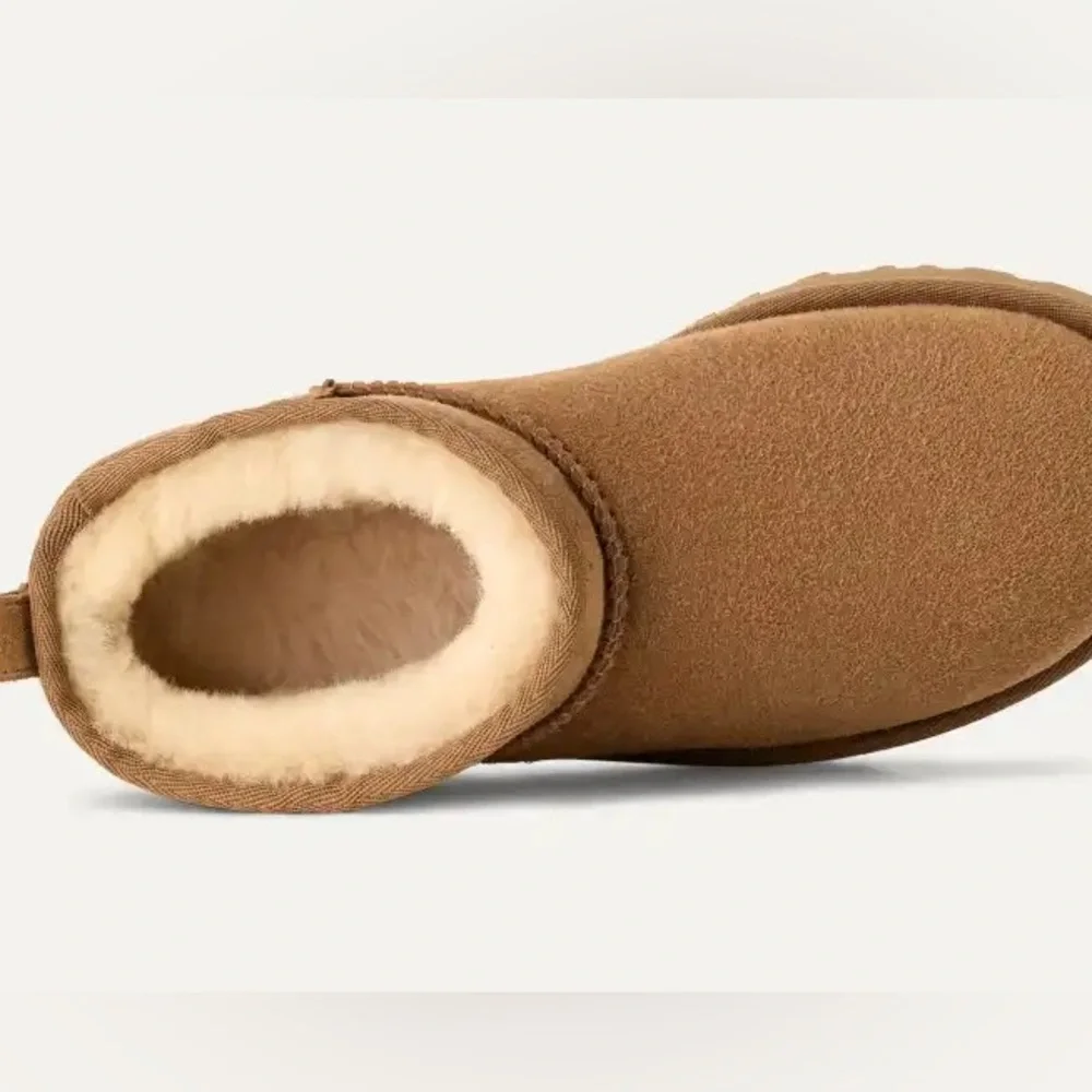 Brand new size 9 classic ultra mini uggs-New in Box